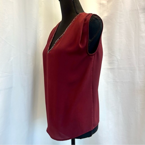 RW&CO burgundy red rock crystal rhinestone V-neck sleeveless blouse Sz XS - Picture 4 of 12
